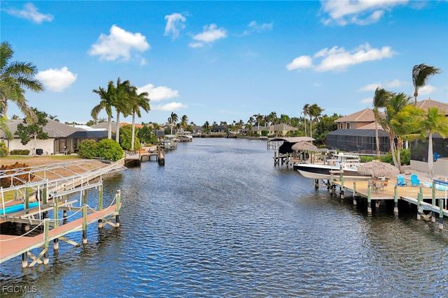 2210 SW 52nd LN, Cape Coral, FL 33914