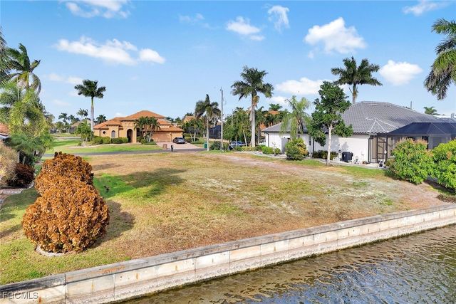 2210 SW 52nd LN, Cape Coral, FL 33914