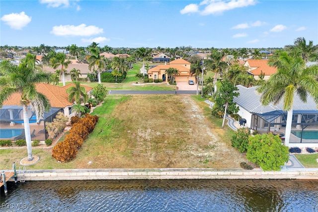 2210 SW 52nd LN, Cape Coral, FL 33914