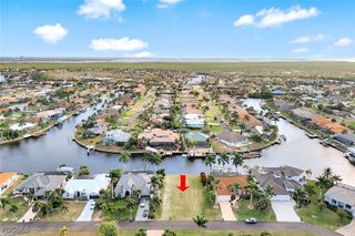2210 SW 52nd LN, Cape Coral, FL 33914