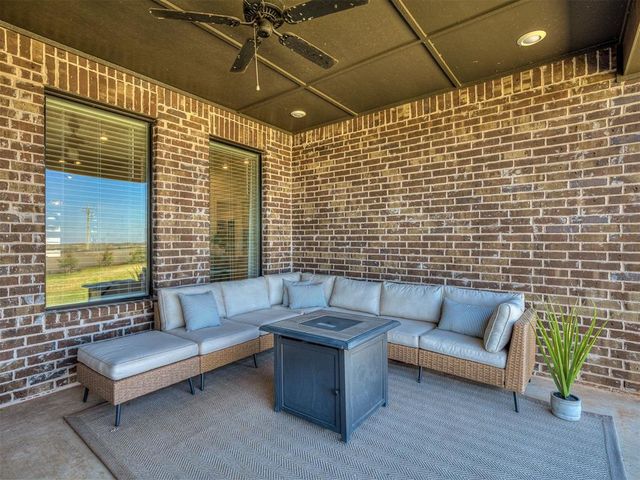 2260 Jackson Lane, Blanchard, OK 73010