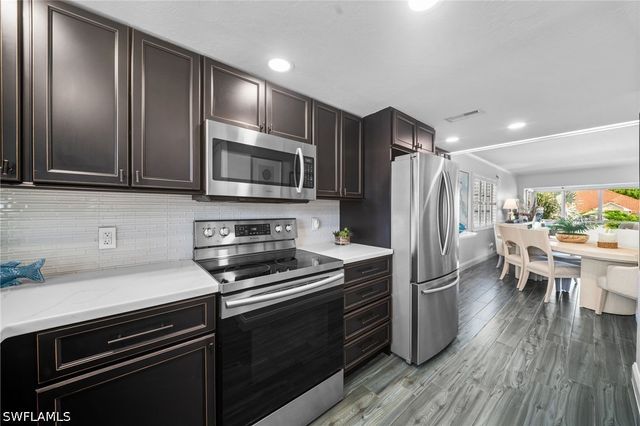 280 2nd AVE S 303, Naples, FL 34102