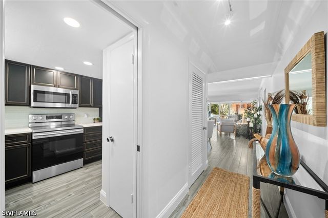 280 2nd AVE S 303, Naples, FL 34102