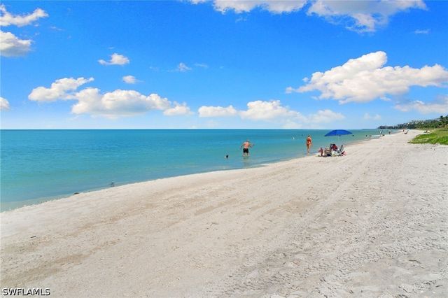 280 2nd AVE S 303, Naples, FL 34102