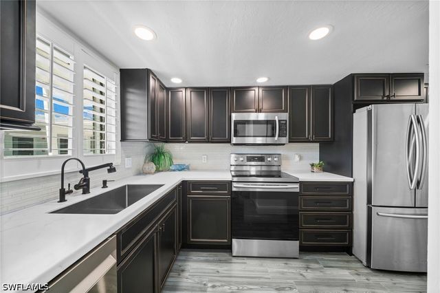 280 2nd AVE S 303, Naples, FL 34102