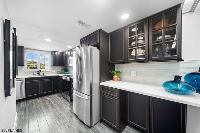 280 2nd AVE S 303, Naples, FL 34102