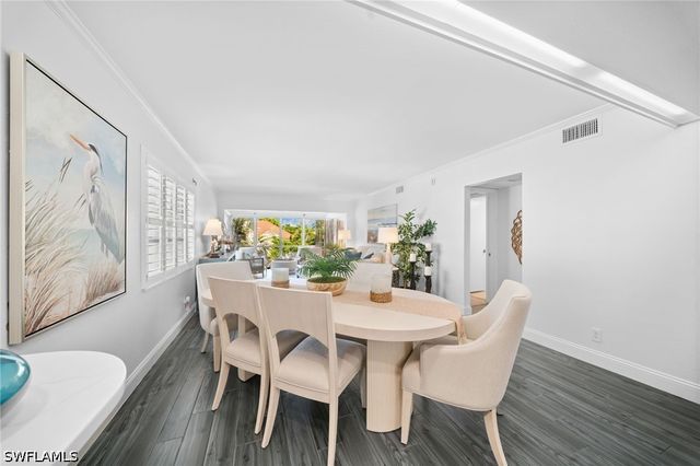 280 2nd AVE S 303, Naples, FL 34102