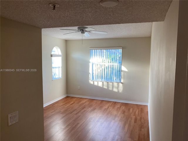 9645 NW 1ST CT 1-302, Pembroke Pines, FL 33024