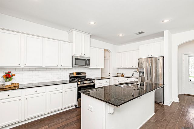 8174 Antebellum Ave, Baton Rouge, LA 70820