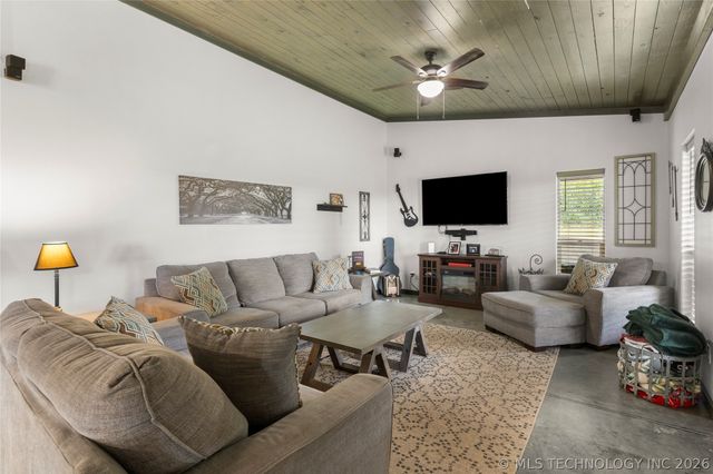 17228 N Lombard Lane, Skiatook, OK 74070