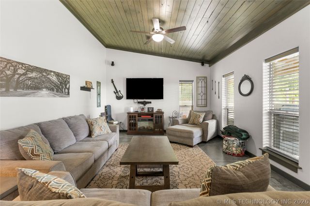 17228 N Lombard Lane, Skiatook, OK 74070