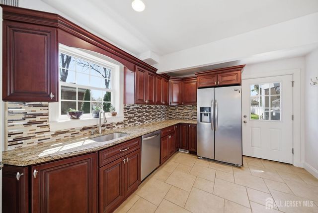 157 Freeman Street, Woodbridge Proper, NJ 07095