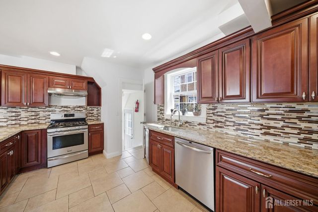 157 Freeman Street, Woodbridge Proper, NJ 07095