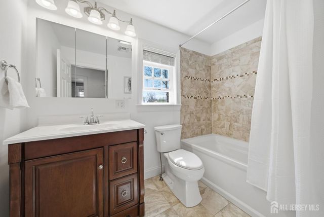 157 Freeman Street, Woodbridge Proper, NJ 07095