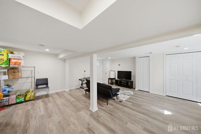 157 Freeman Street, Woodbridge Proper, NJ 07095