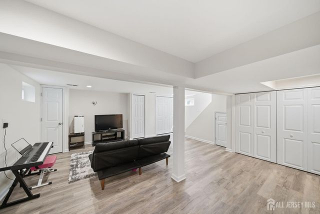 157 Freeman Street, Woodbridge Proper, NJ 07095