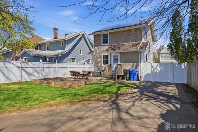 157 Freeman Street, Woodbridge Proper, NJ 07095