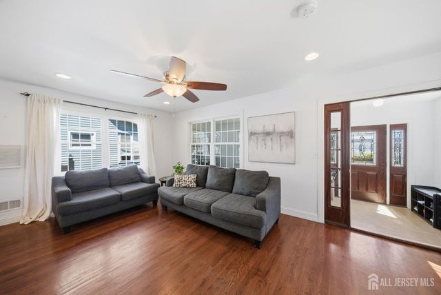 157 Freeman Street, Woodbridge Proper, NJ 07095