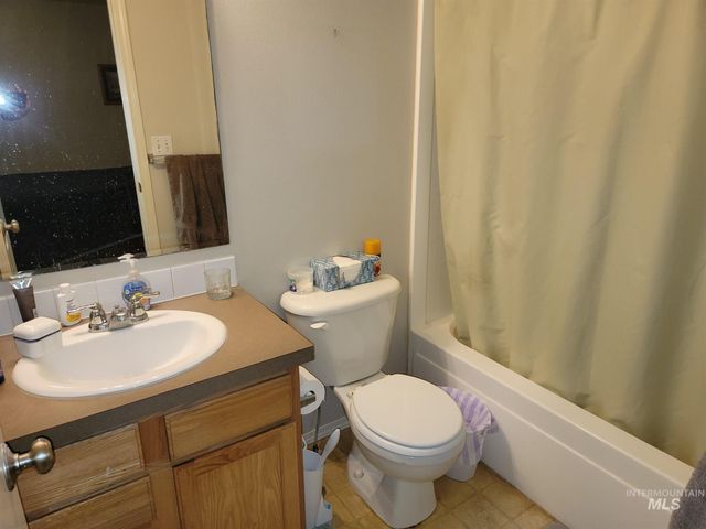 16705 Naito Ave, Caldwell, ID 83607