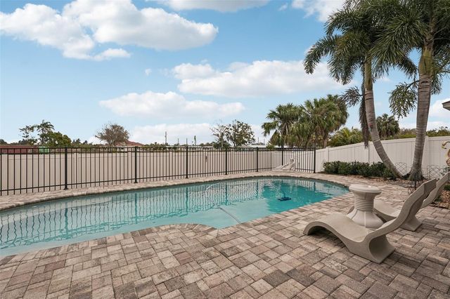 1303 PARKER DEN DRIVE, Ruskin, FL 33570