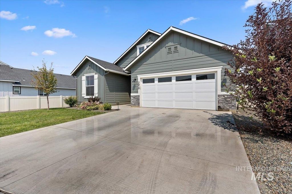 7010 W W Grand Rapids Dr, Meridian, ID 83646 photo 4
