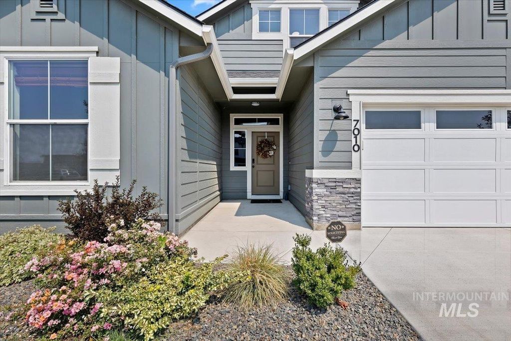 7010 W W Grand Rapids Dr, Meridian, ID 83646 photo 5