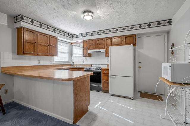 576 Cecil Way, Lexington, KY 40503