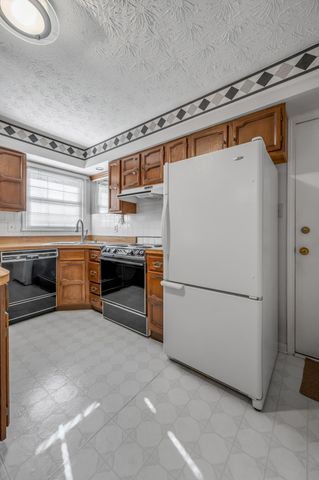 576 Cecil Way, Lexington, KY 40503