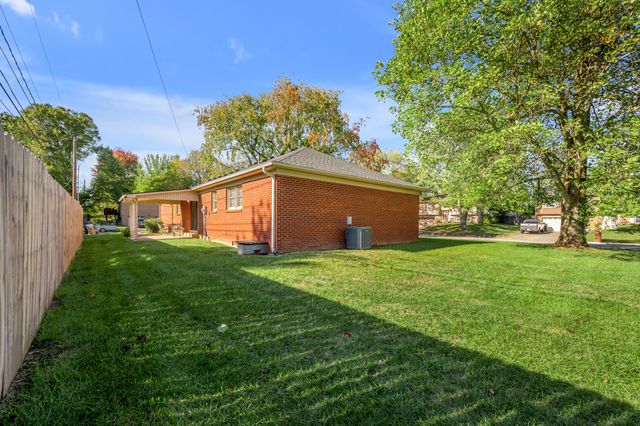 576 Cecil Way, Lexington, KY 40503
