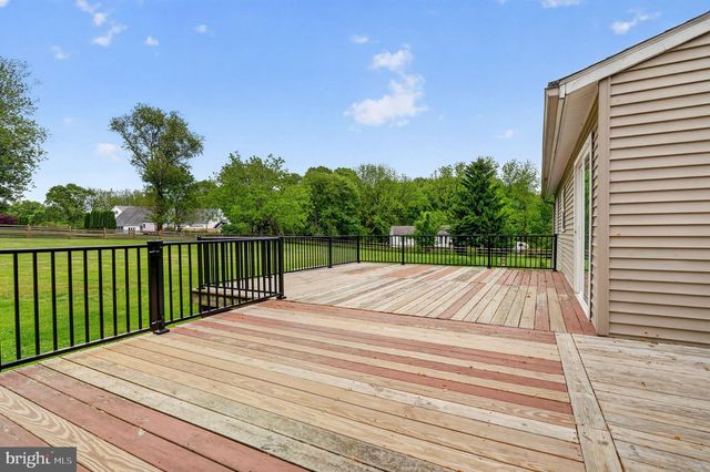 388 HIPKINS RD, West Grove, PA 19390