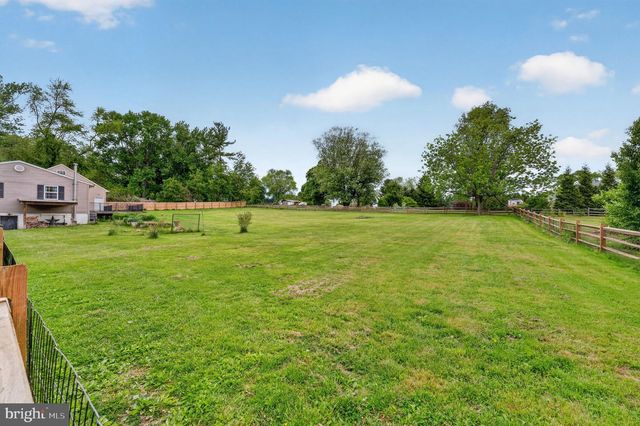 388 HIPKINS RD, West Grove, PA 19390