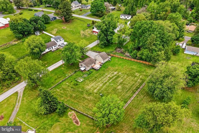 388 HIPKINS RD, West Grove, PA 19390