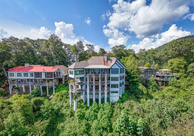 1 Cheoah Trail, Lake Santeetlah, NC 28771