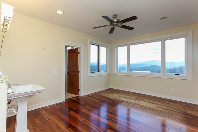 1 Cheoah Trail, Lake Santeetlah, NC 28771