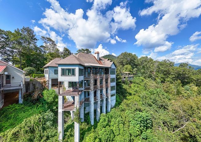 1 Cheoah Trail, Lake Santeetlah, NC 28771