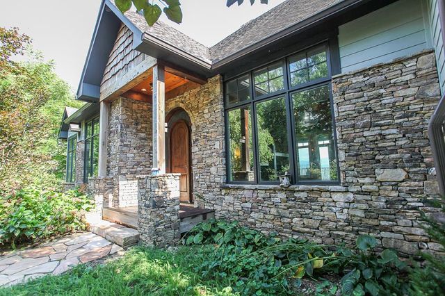 1 Cheoah Trail, Lake Santeetlah, NC 28771