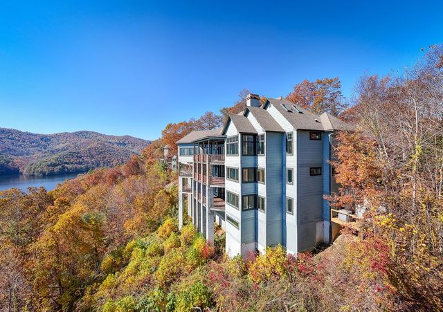 1 Cheoah Trail, Lake Santeetlah, NC 28771