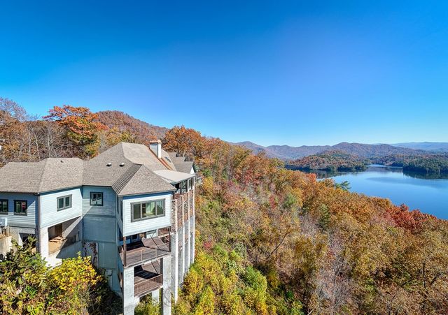 1 Cheoah Trail, Lake Santeetlah, NC 28771