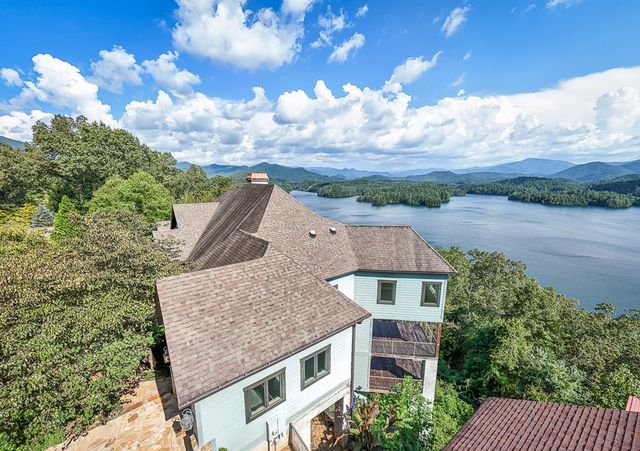 1 Cheoah Trail, Lake Santeetlah, NC 28771