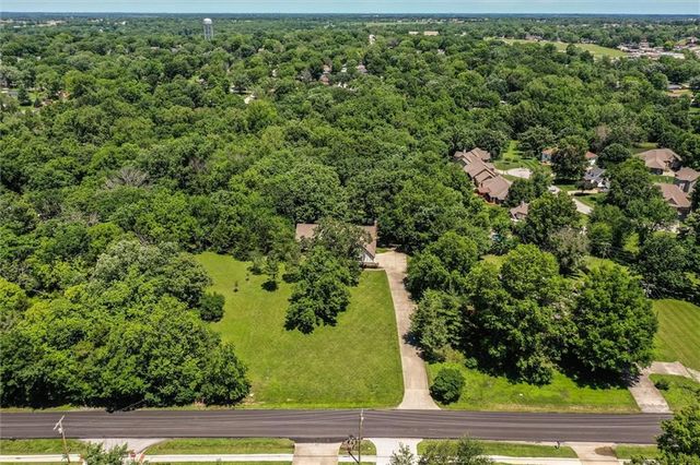 1300 E South Street, Harrisonville, MO 64701