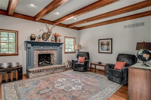 1300 E South Street, Harrisonville, MO 64701