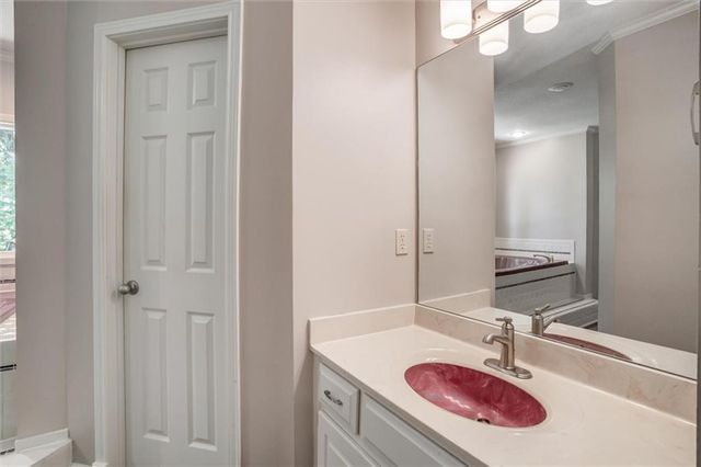 1300 E South Street, Harrisonville, MO 64701
