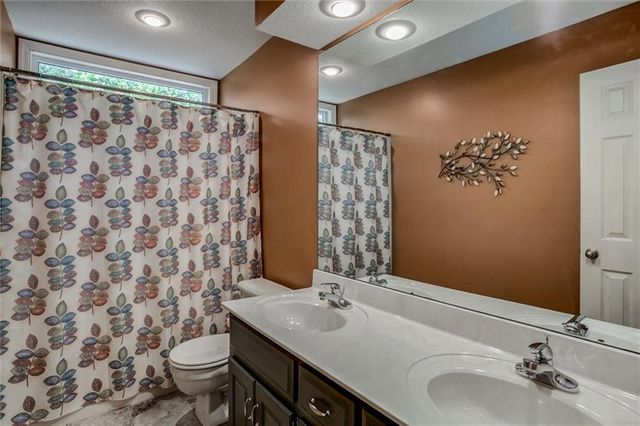 1300 E South Street, Harrisonville, MO 64701