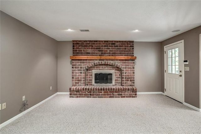 1300 E South Street, Harrisonville, MO 64701