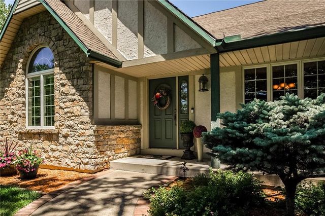 1300 E South Street, Harrisonville, MO 64701