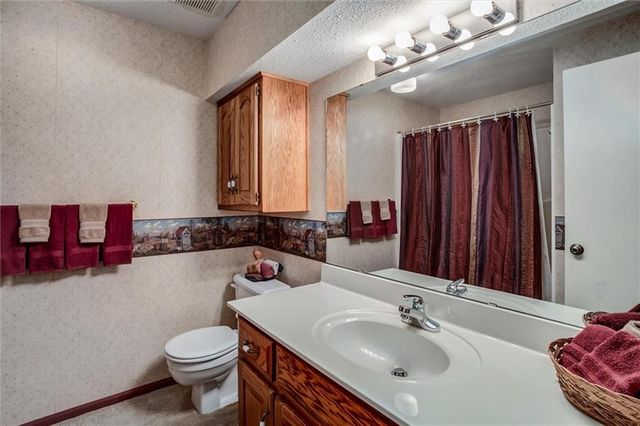 1300 E South Street, Harrisonville, MO 64701