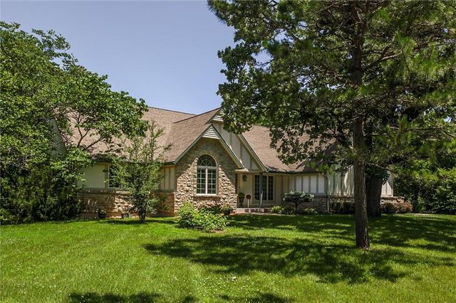 1300 E South Street, Harrisonville, MO 64701