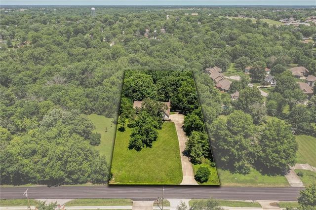 1300 E South Street, Harrisonville, MO 64701