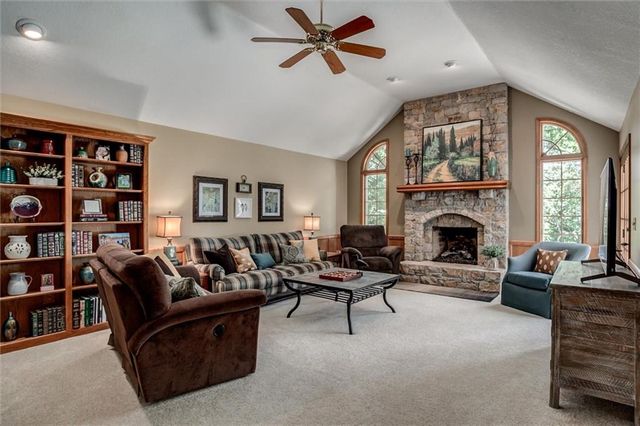 1300 E South Street, Harrisonville, MO 64701