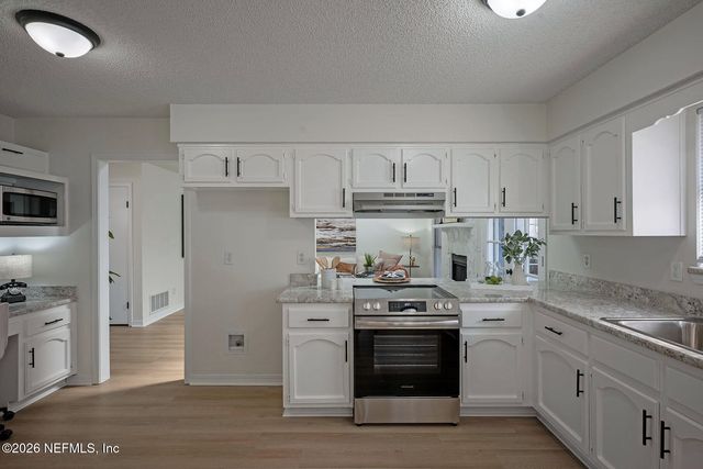 5046 NAVIA Court, Fleming Island, FL 32003